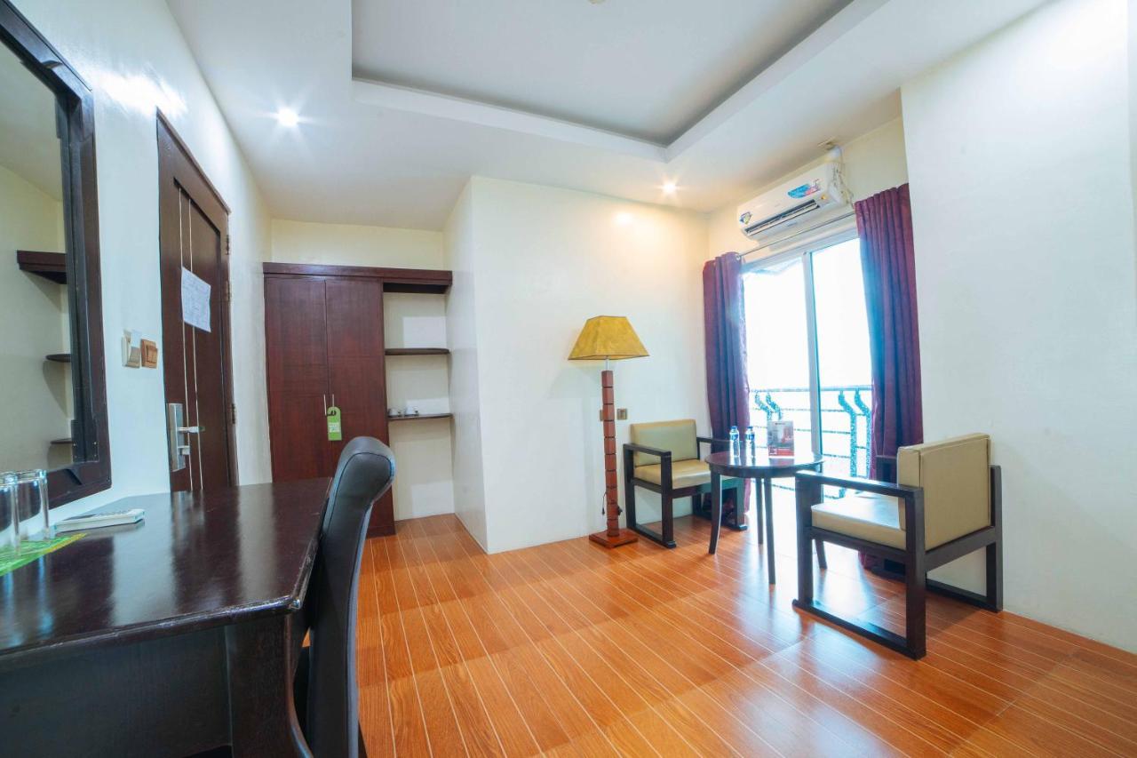 Reddoorz Plus @ Balibago Angeles City Exteriör bild