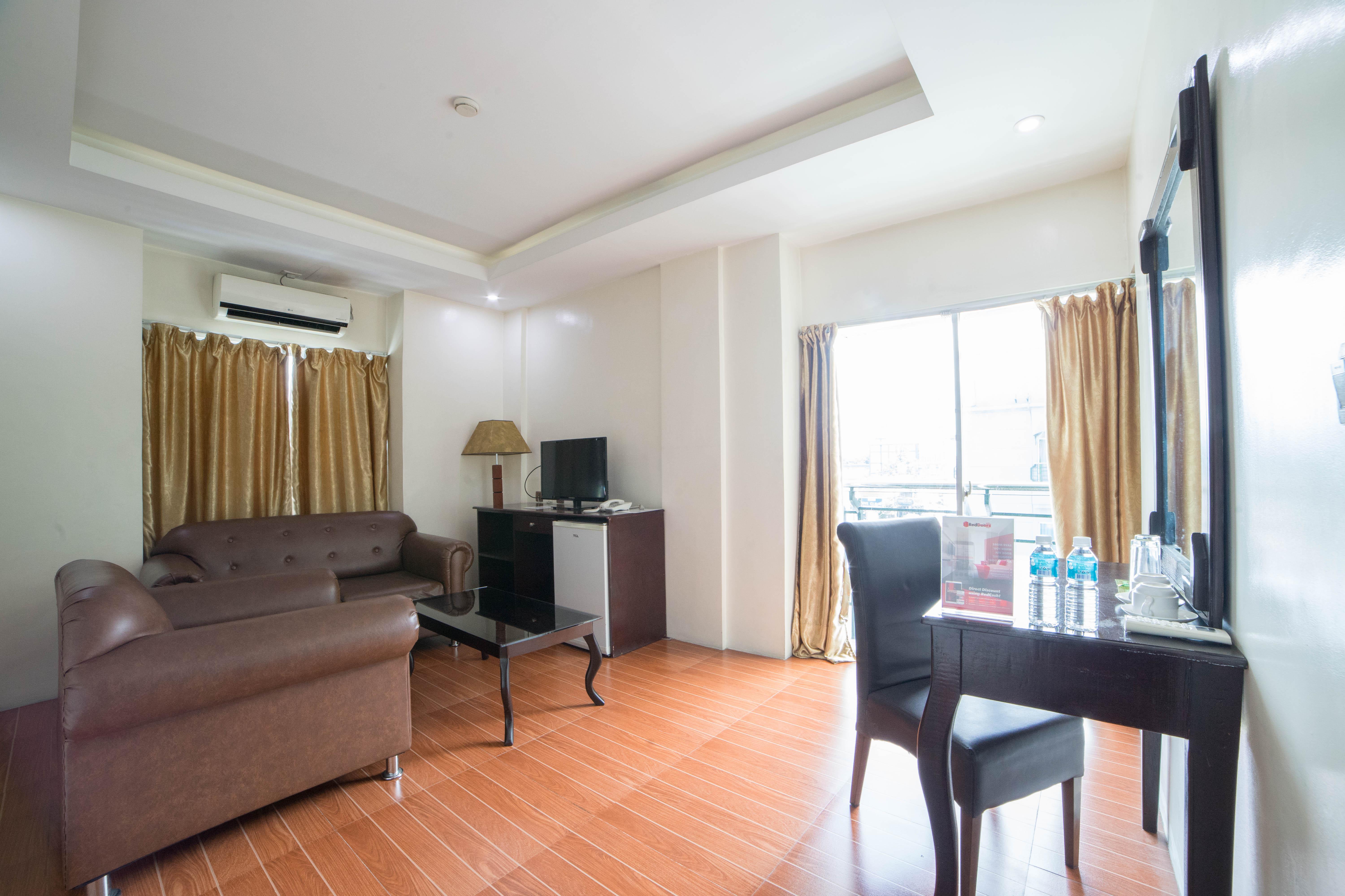 Reddoorz Plus @ Balibago Angeles City Exteriör bild