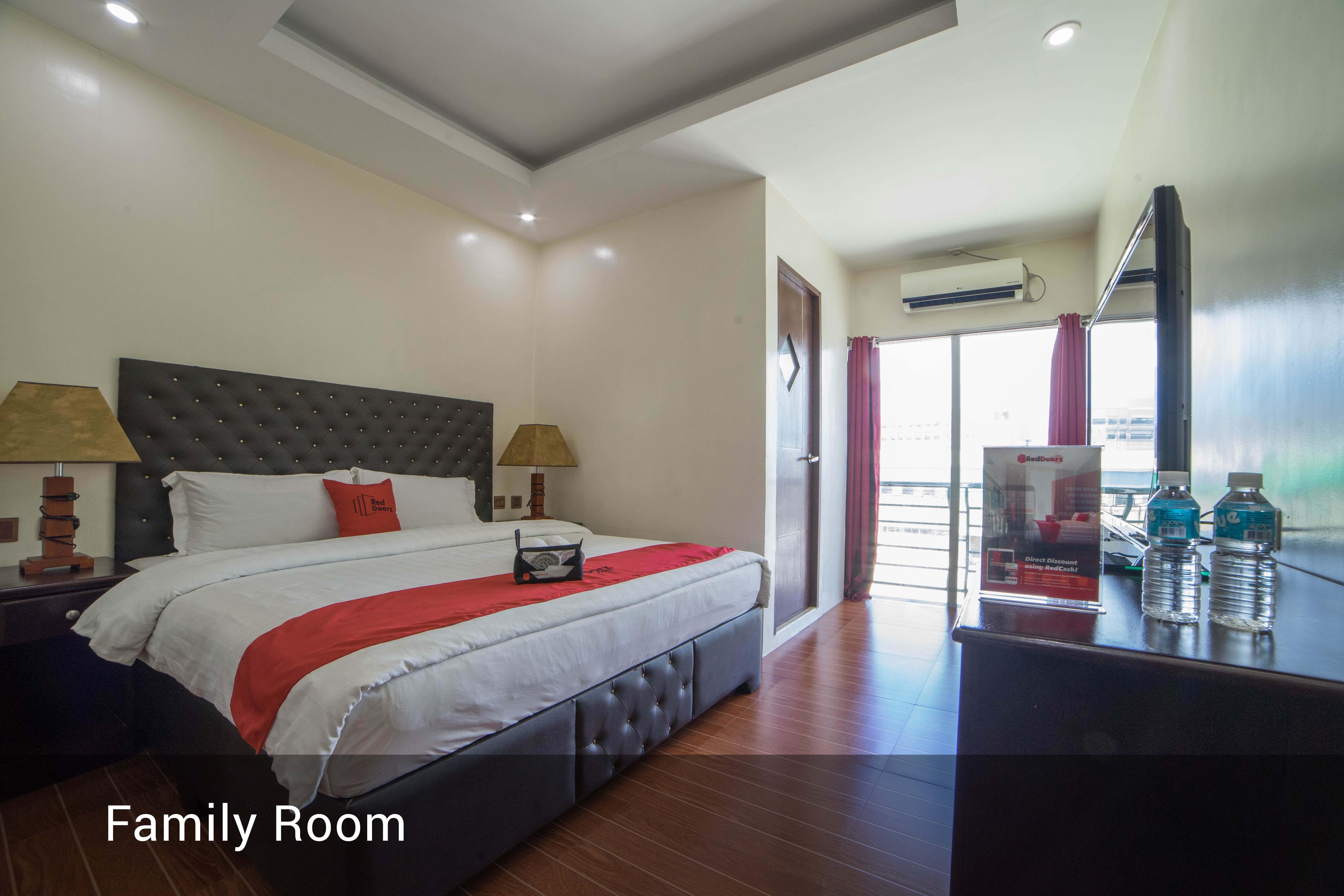 Reddoorz Plus @ Balibago Angeles City Exteriör bild