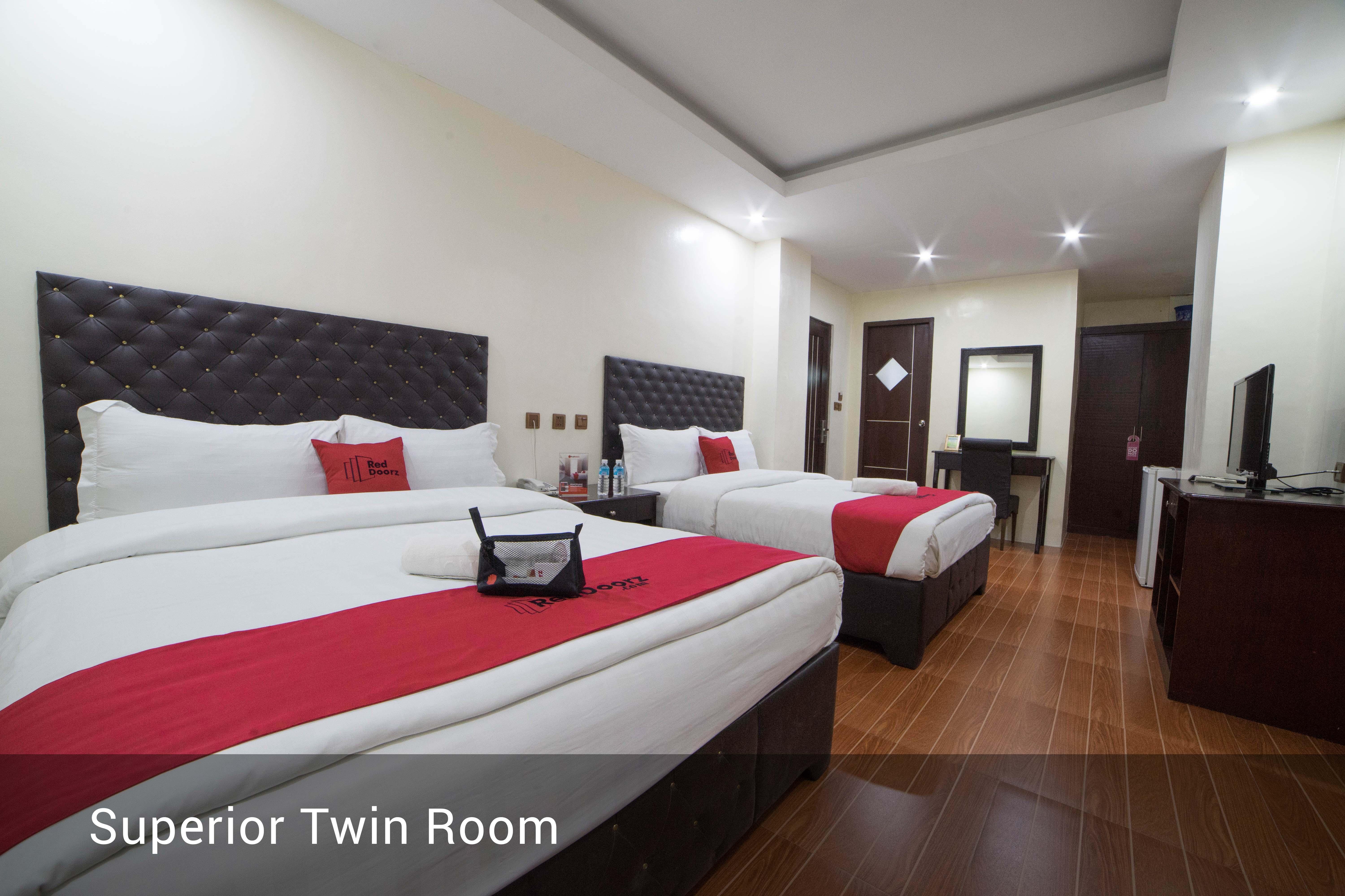 Reddoorz Plus @ Balibago Angeles City Exteriör bild