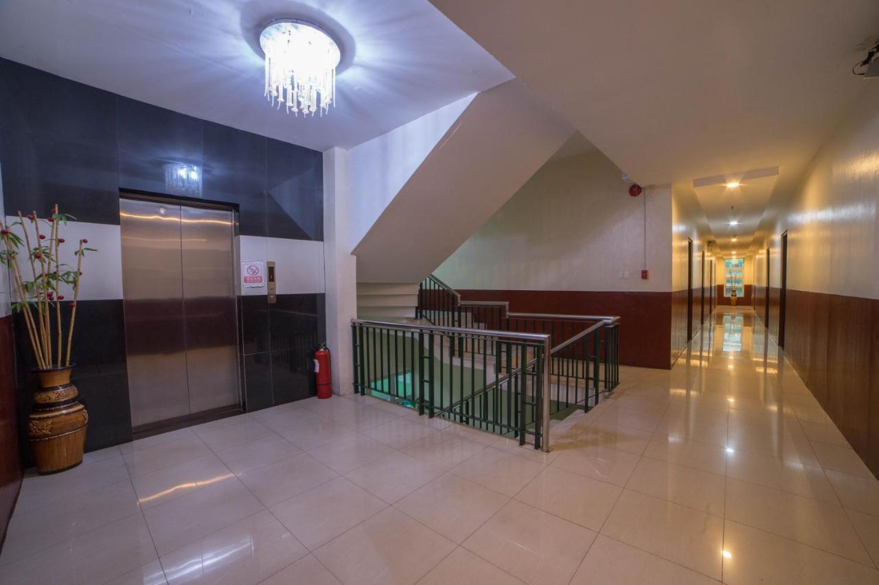 Reddoorz Plus @ Balibago Angeles City Exteriör bild